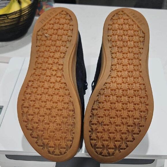 NOBULL Women's Dark Patterned Sneakers - Picture 2 of 8